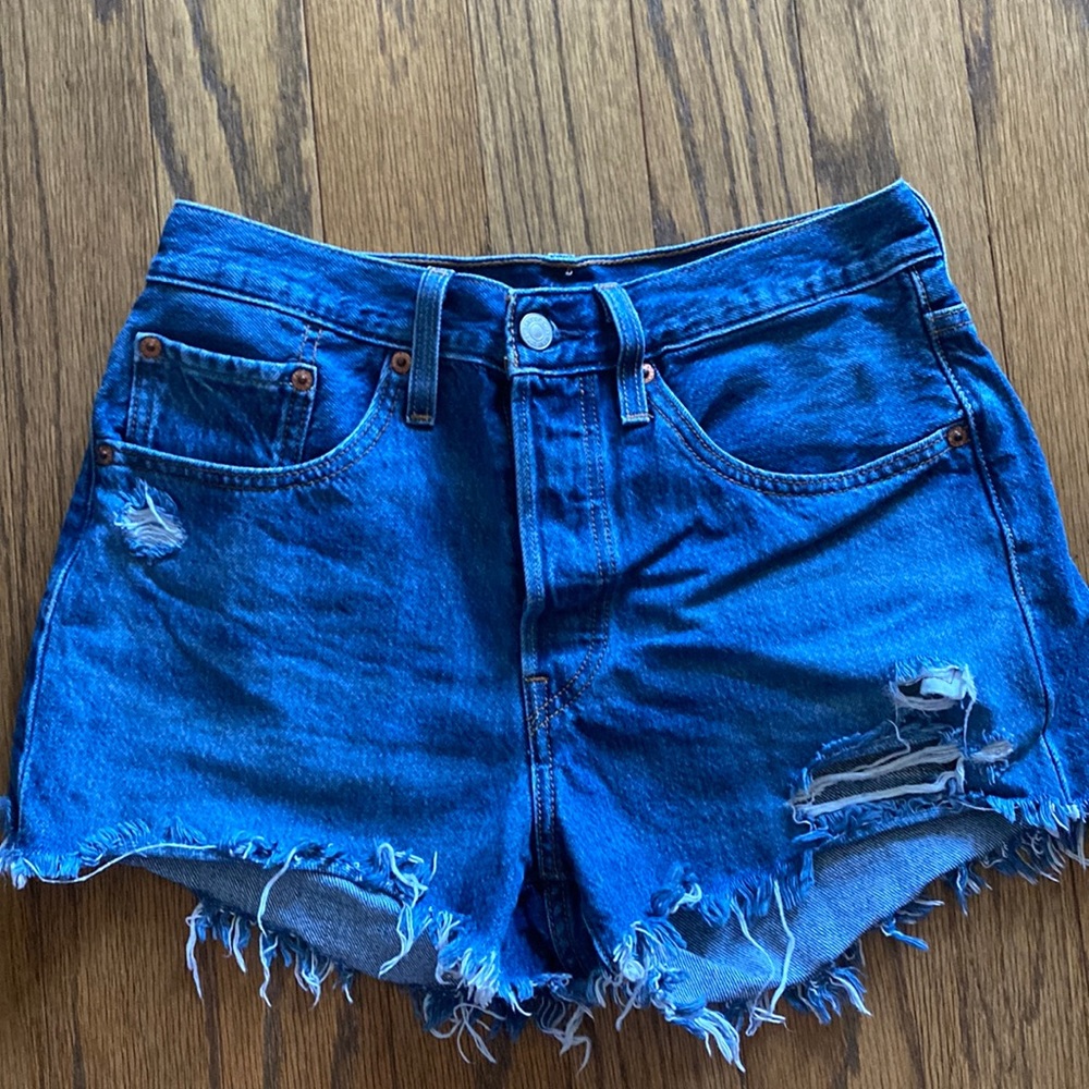 Levi’s 501 denim cutoff shorts size 26